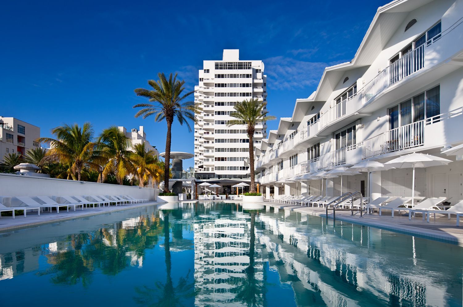 Miami Beach Resort Desktop Background id: 2349 - 7HDWallpapers