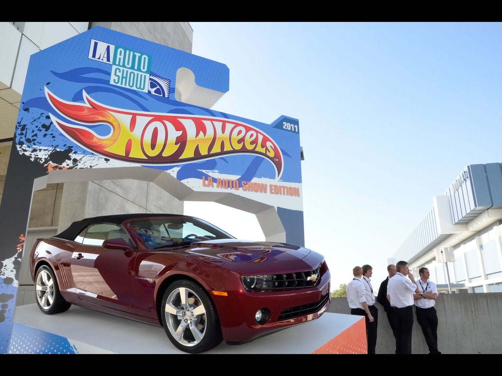 2010 Los Angeles Auto Show - Chevrolet Camaro Convertible Hot ...