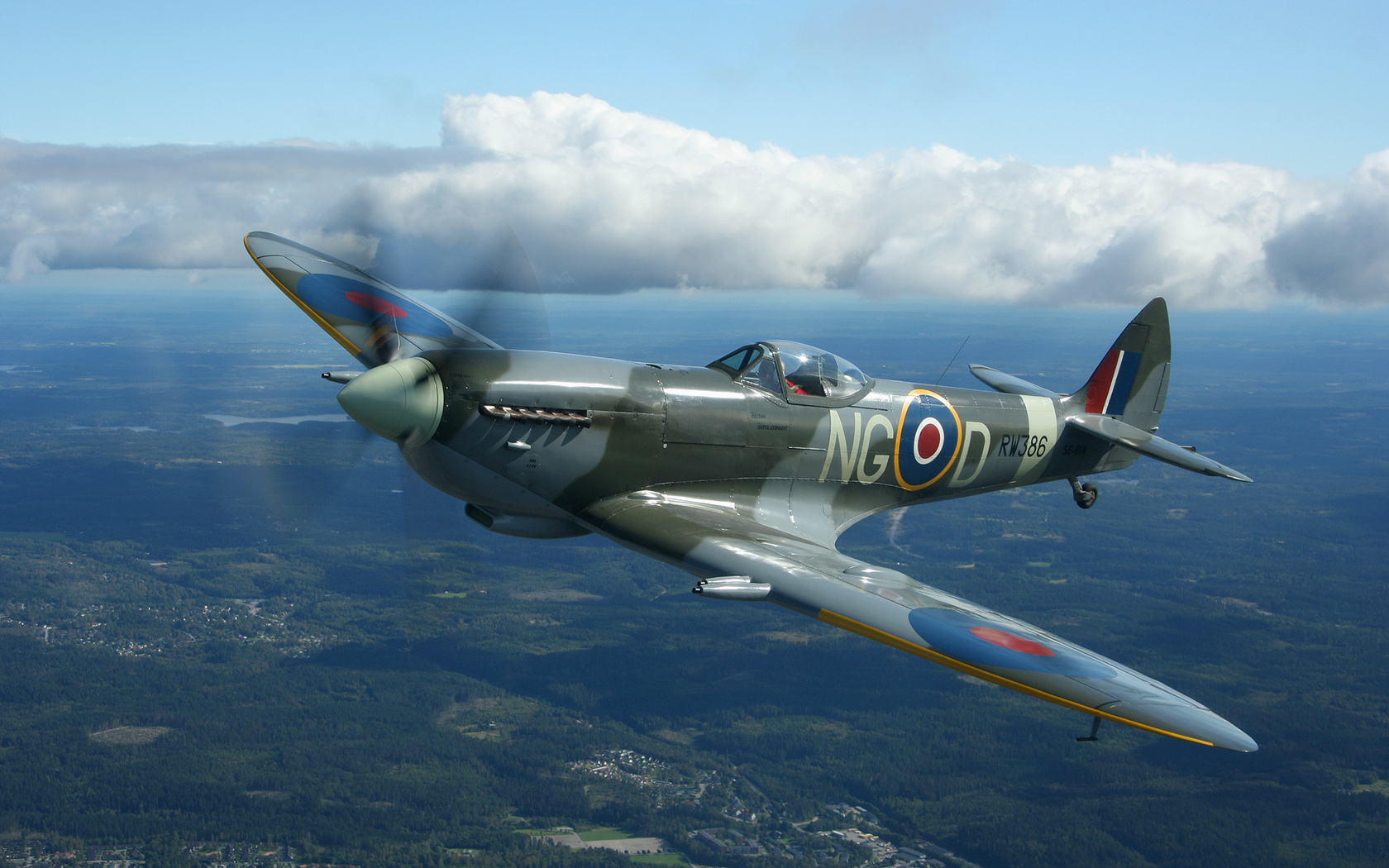 Spitfire Wallpaper Hd Supermarine Spitfire Aircraft Plane Clouds ...