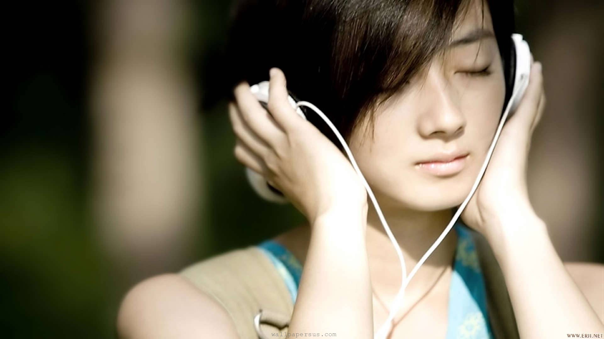 Beautiful Girl With Headphones #6958748