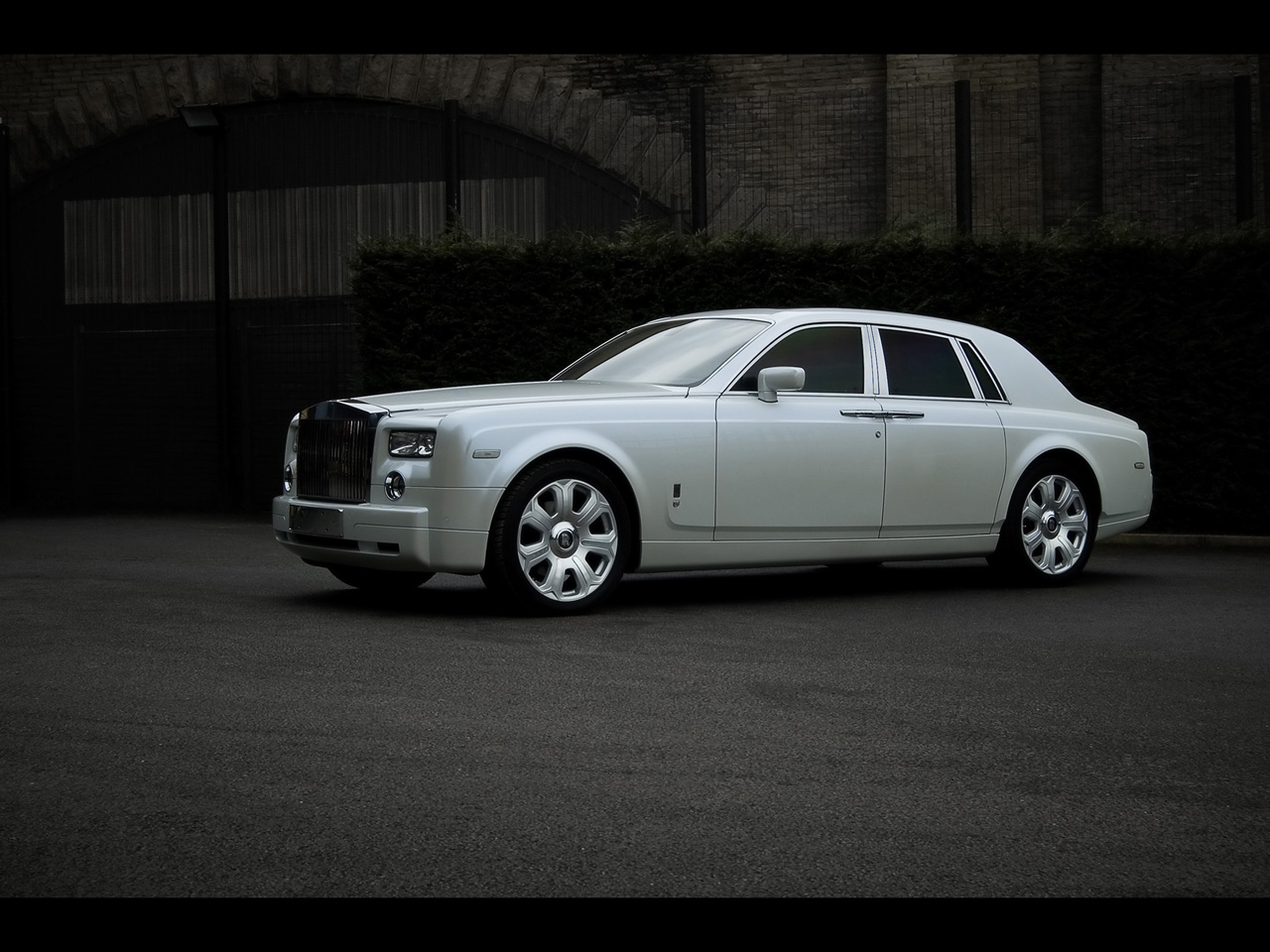 2009 Project Kahn Rolls-Royce Phantom - Front And Side - 1280x960 ...