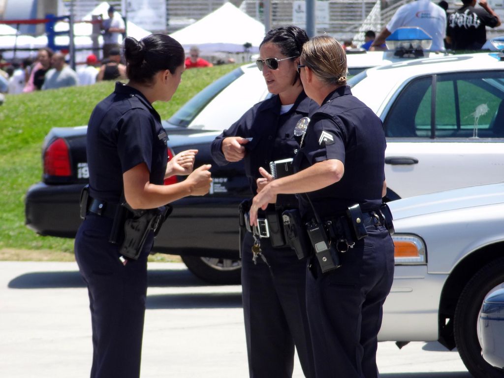 FEMALE LAPD POLICE VENICE BEACH CALIFORNIA MAY 27, 2012 286 - a ...