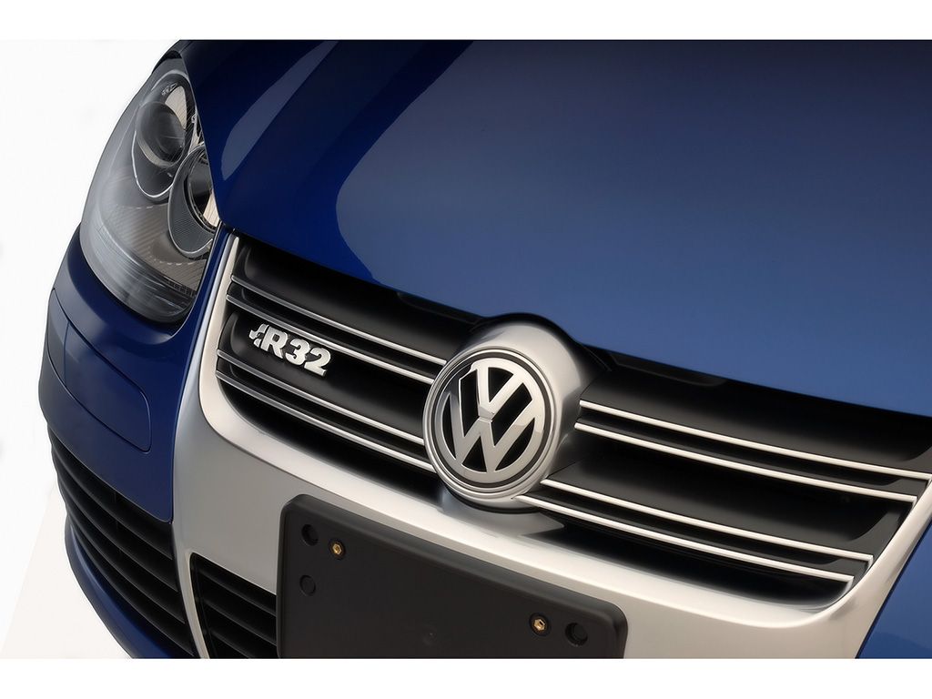 2008 Volkswagen R32 - Front Section - 1024x768 - Wallpaper