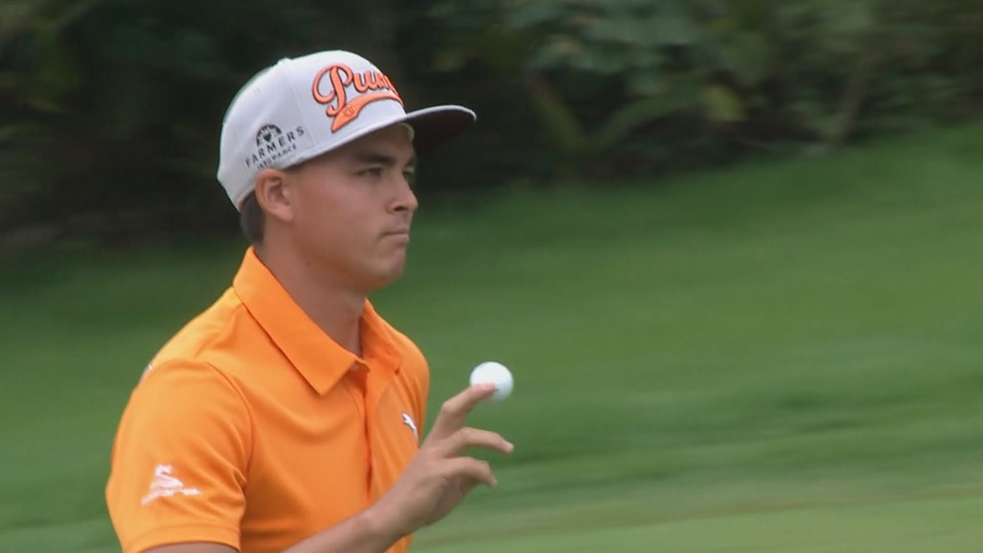 Rickie Fowler holes a 32-foot putt for birdie at HSBC - YouTube
