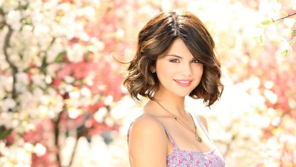 Selena Gomez Beautiful HD Wallpapers (2015)