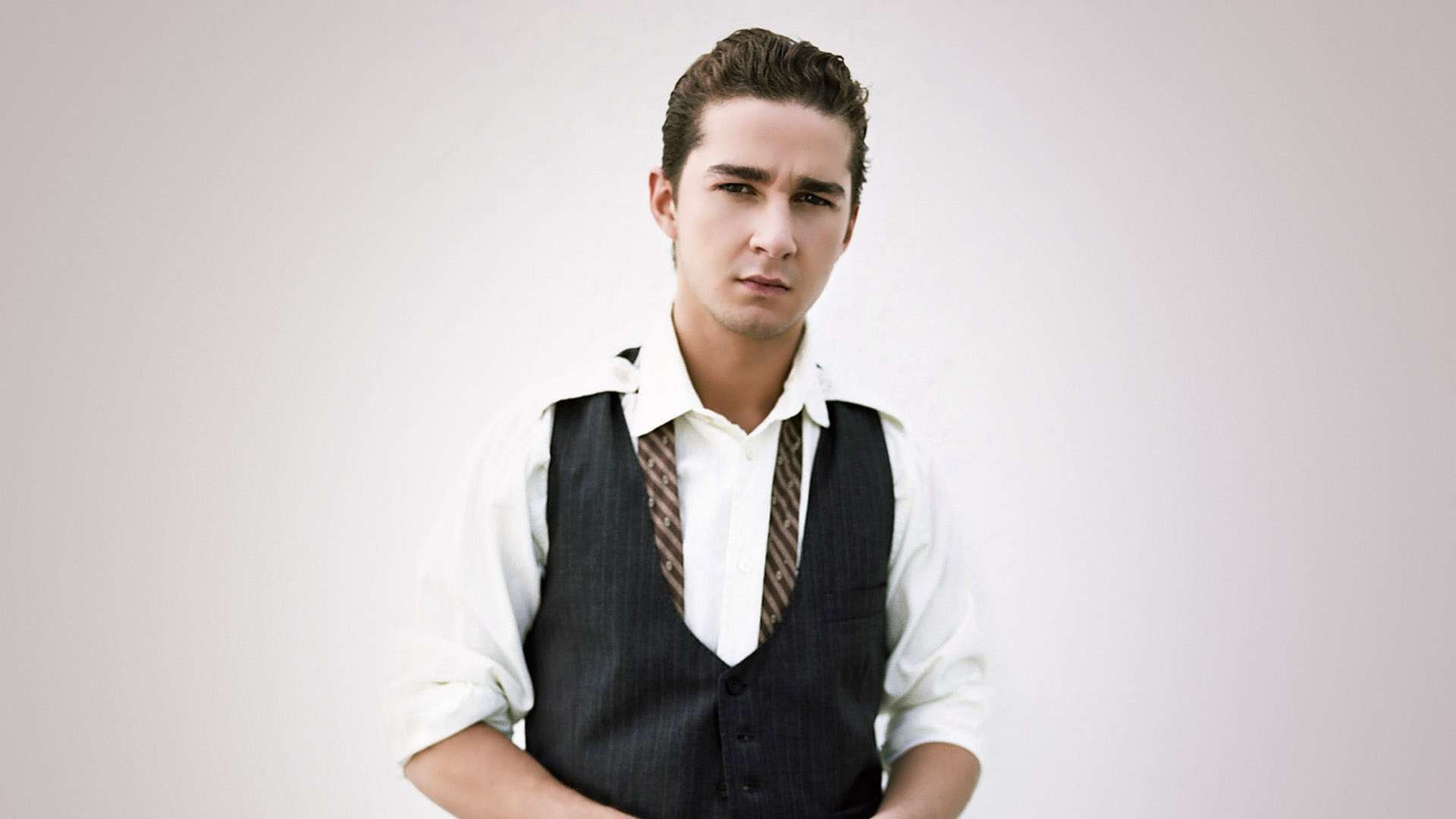 Shia LaBeouf HD Pictures | AMBWallpapers
