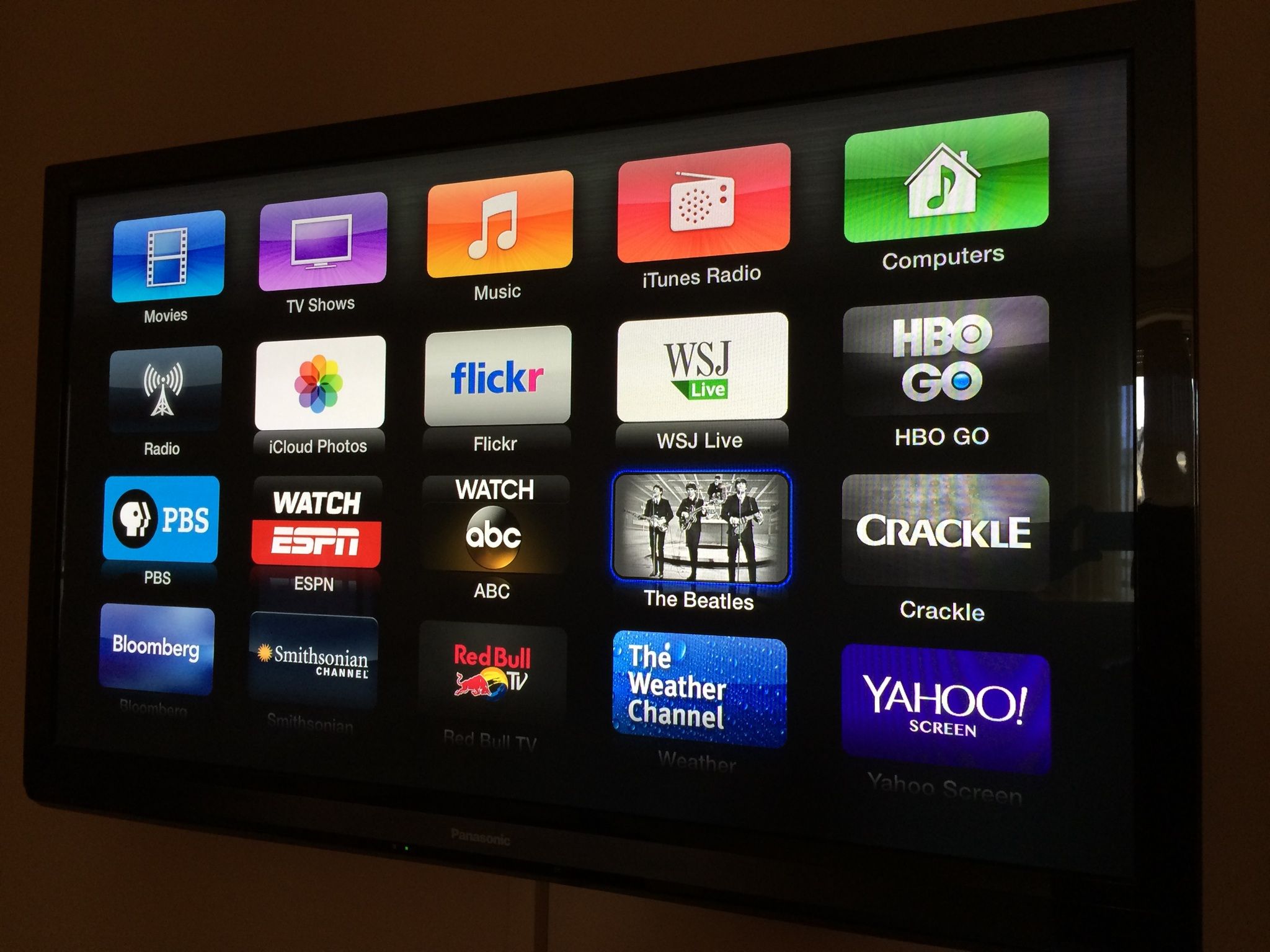Apple Stores reportedly treating Apple TV buyers to $25 iTunes ...