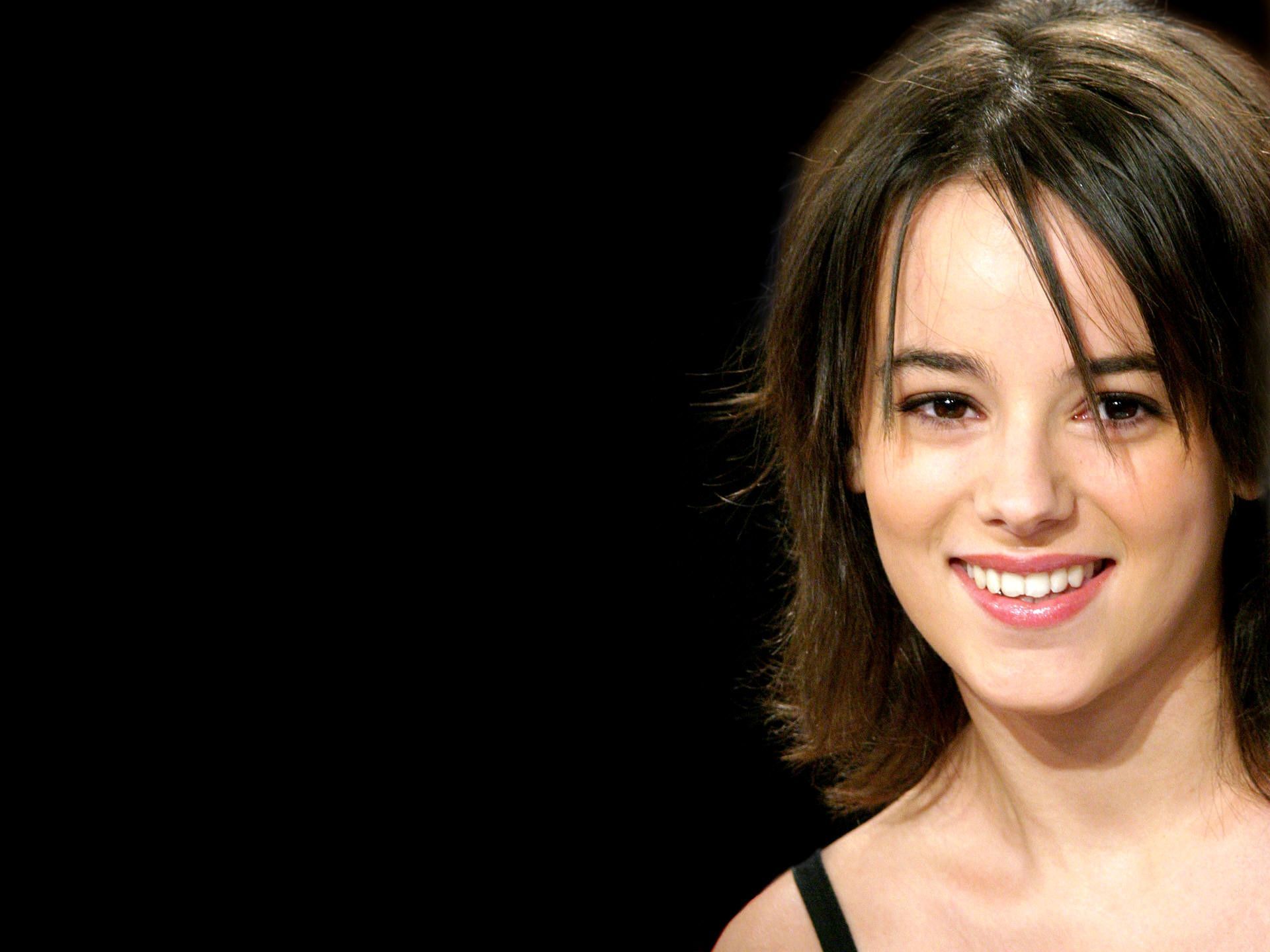 Alizee | Free Desktop Wallpapers for HD, Widescreen and Mobile