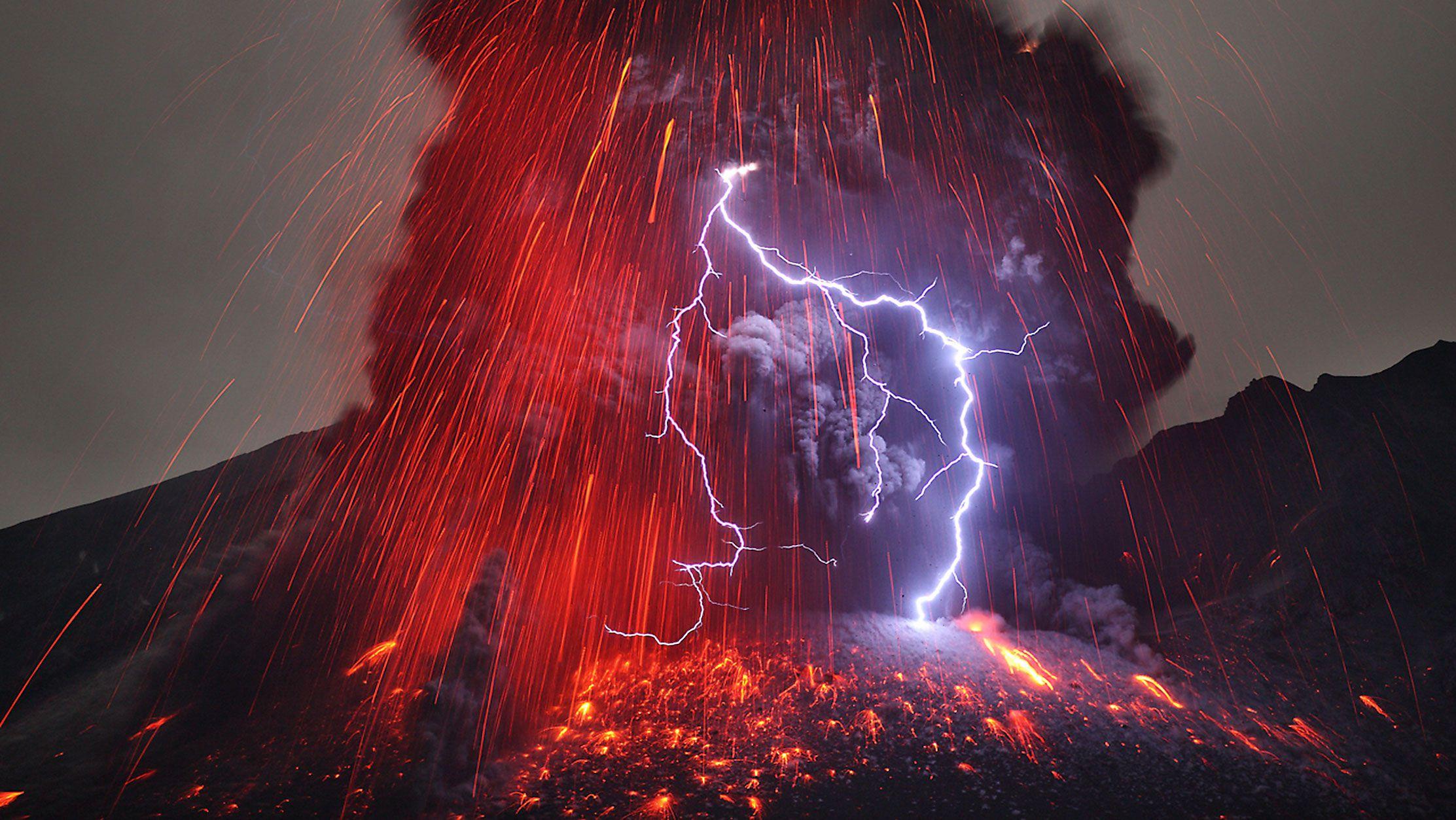 Volcano Lightning Wallpaper