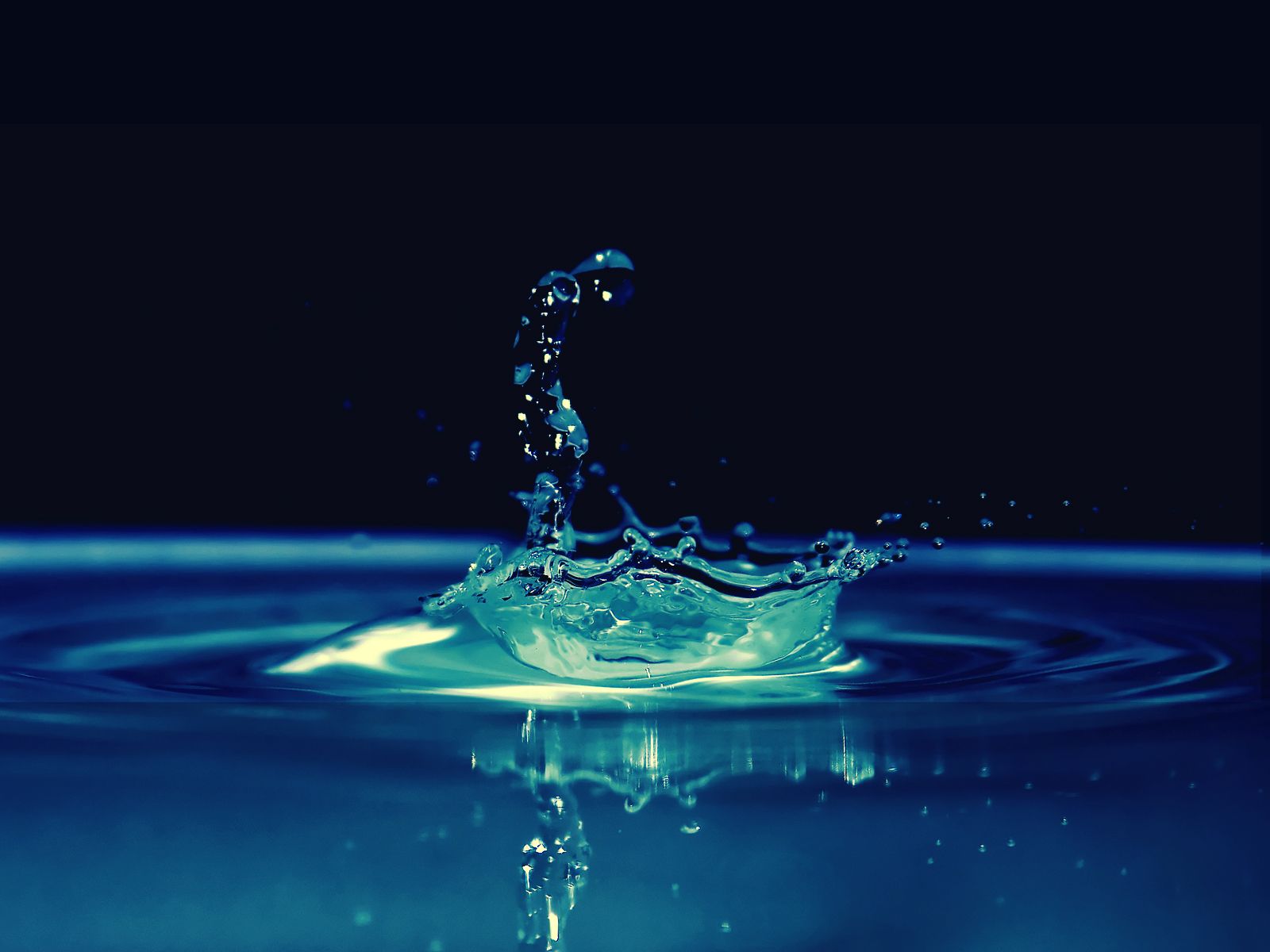 AndroidWaterDropLiveWallpaper