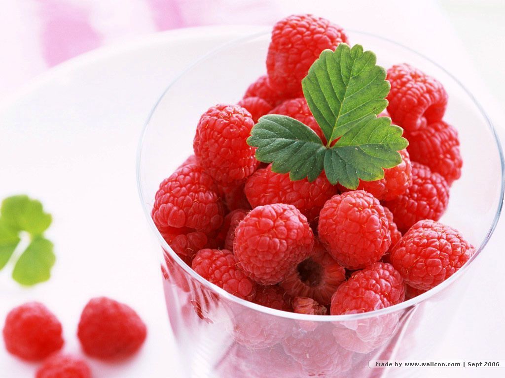 Himbeeren | We Heart It | fruit and raspberry