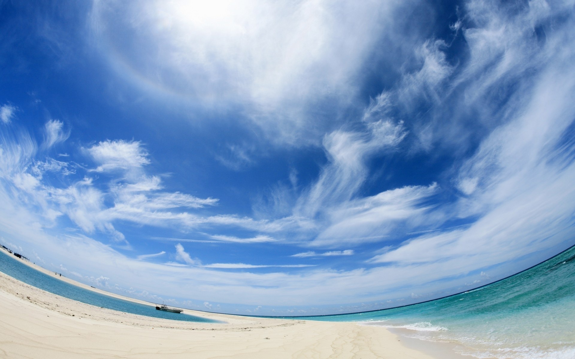 Sunny beach in circle - WALLPAPERS-HD