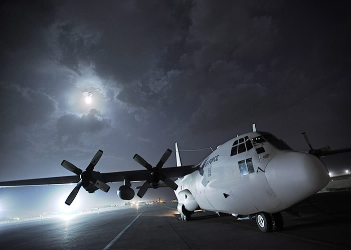 Lockheed Hercules C-130 cargo gunship aircraft history pictures ...