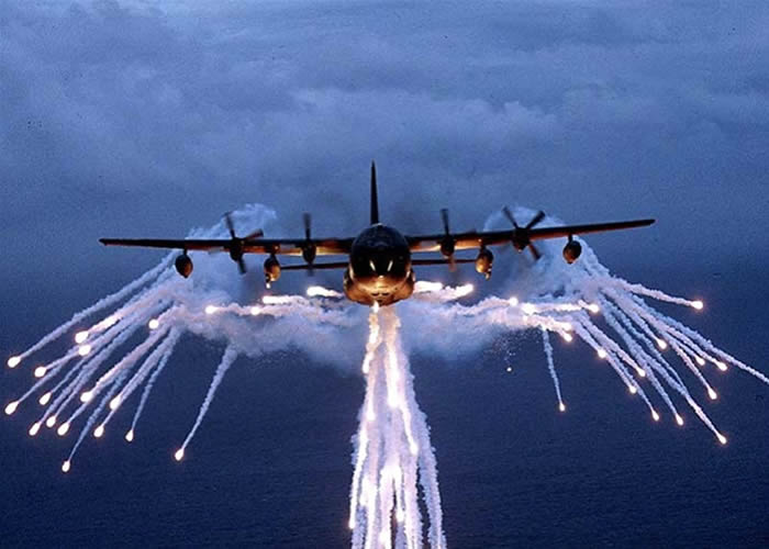 Lockheed Hercules C-130 cargo gunship aircraft history pictures ...
