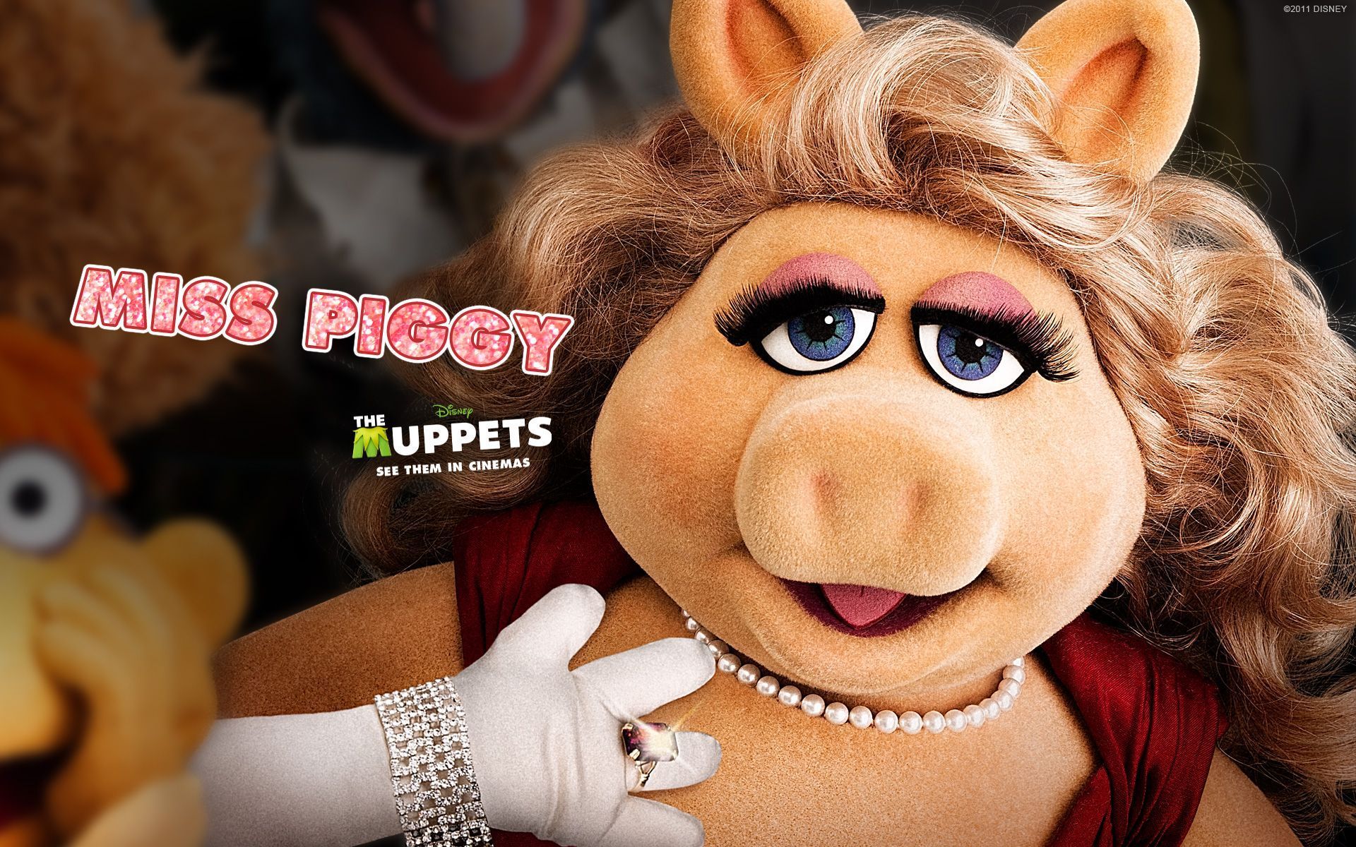Missy Piggy | The Muppets Characters | Disney Muppets UK