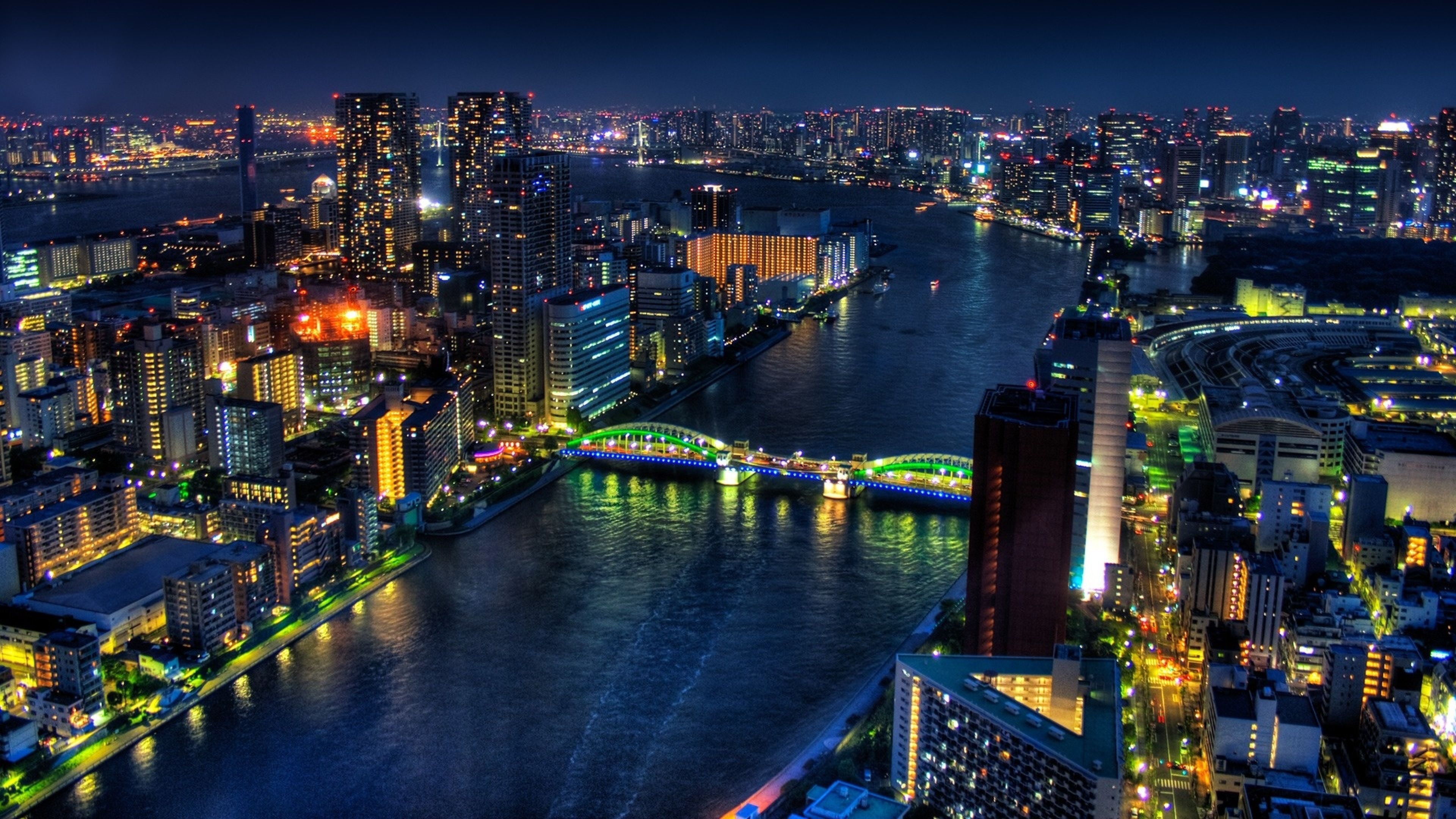 Ultra HD Download Wallpaper of Tokyo Bridge and Buildings at Night