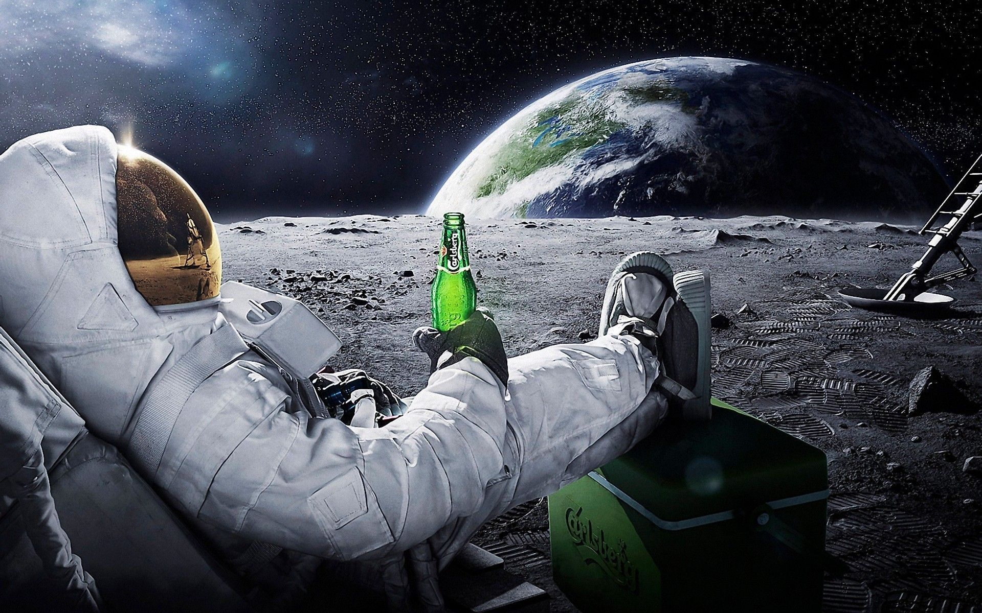 Wallpaper Carlsberg Beer in Space - HD Wallpaper Expert
