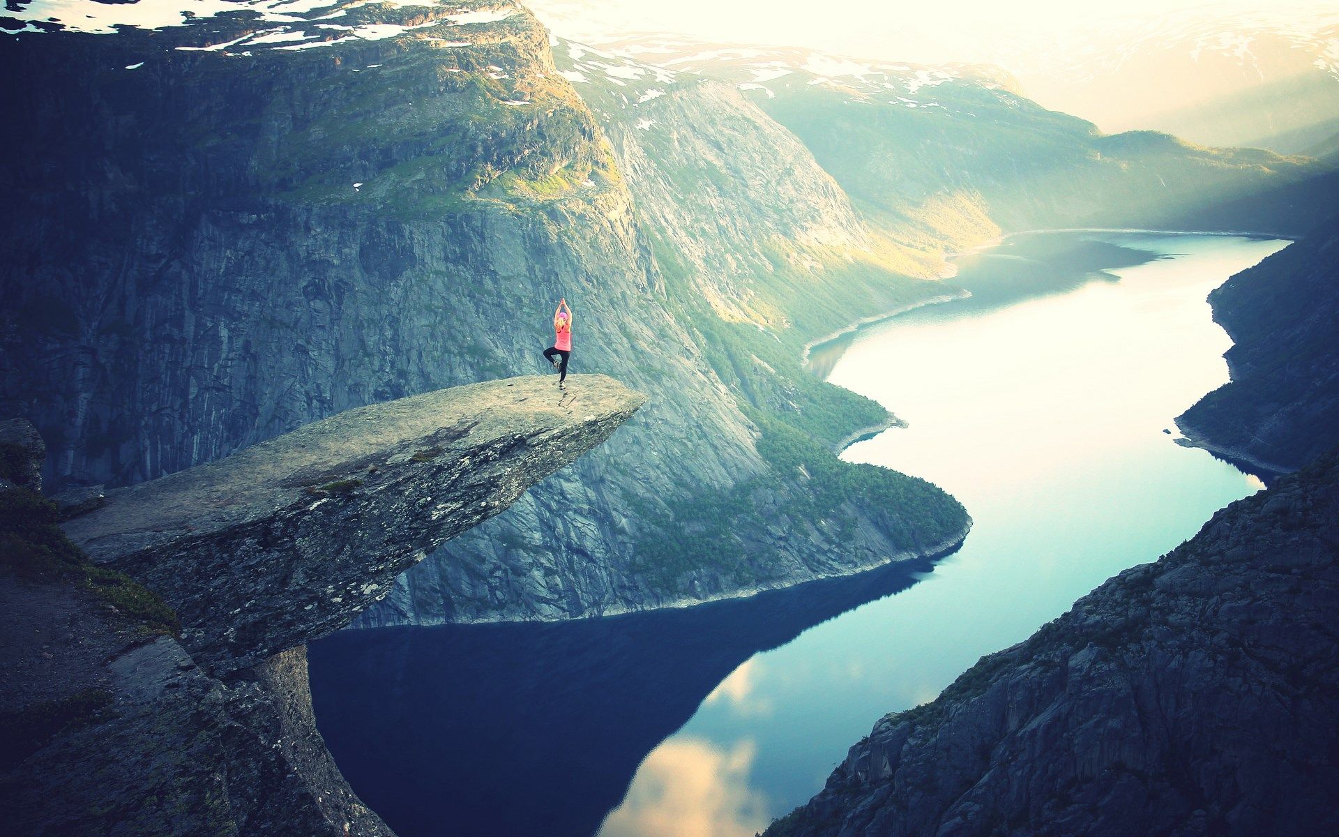 Amazing places on Earth: Trolltunga Wallpapers :: HD Wallpapers
