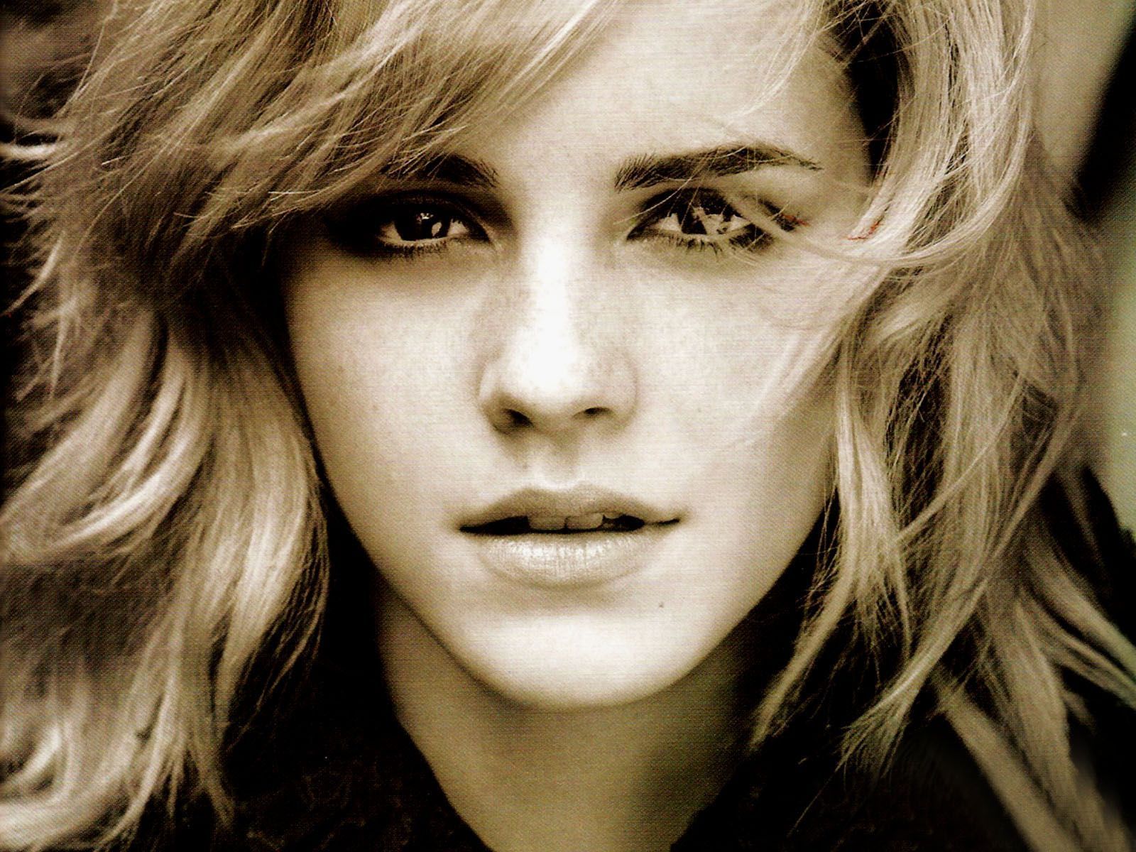 Emma Watson HD wallpaper #10 - Apnatimepass.com