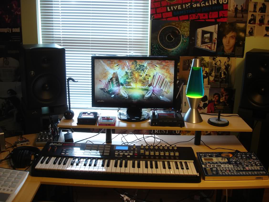 Post pictures of your studio! - Future Producers forums