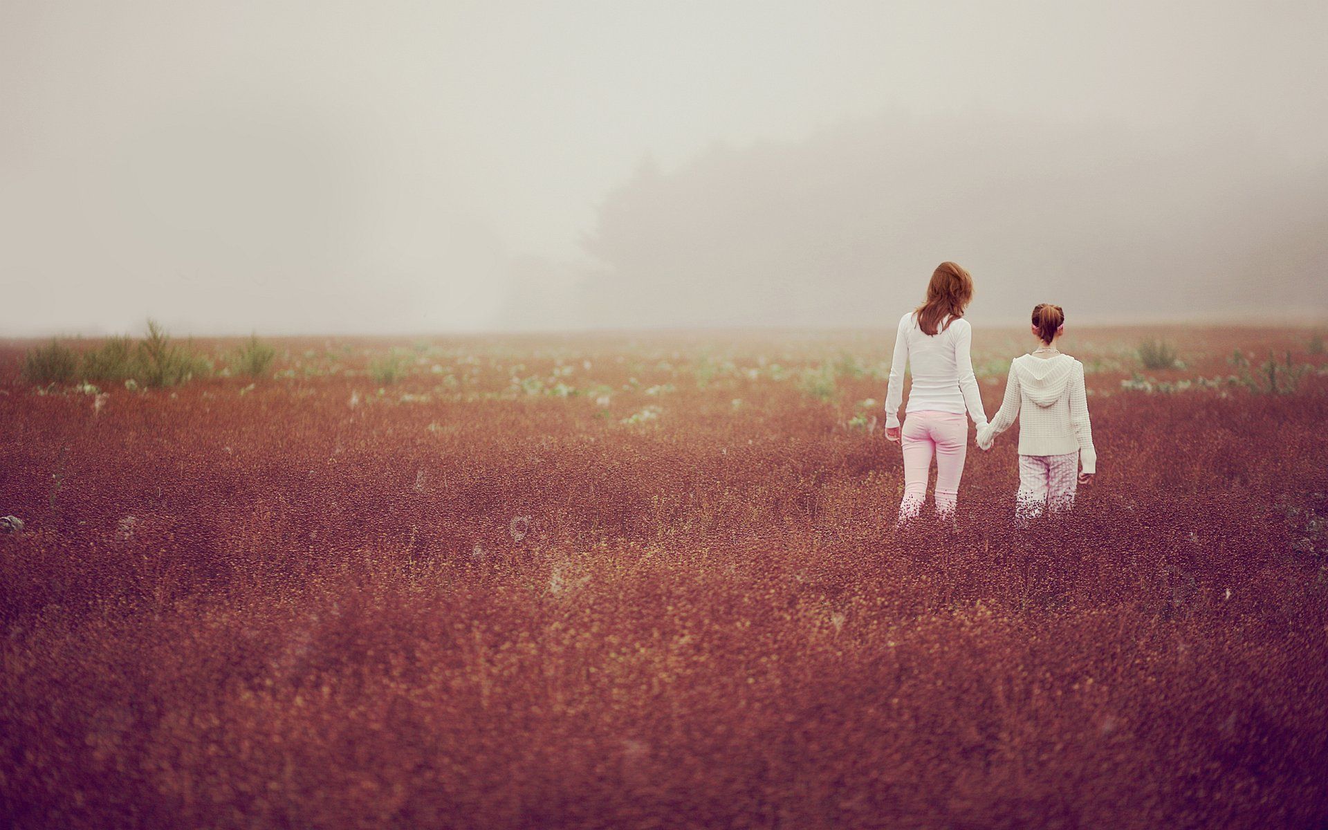 Wallpaper Mother And Daughter Walking In Nature - 1920 x 1200