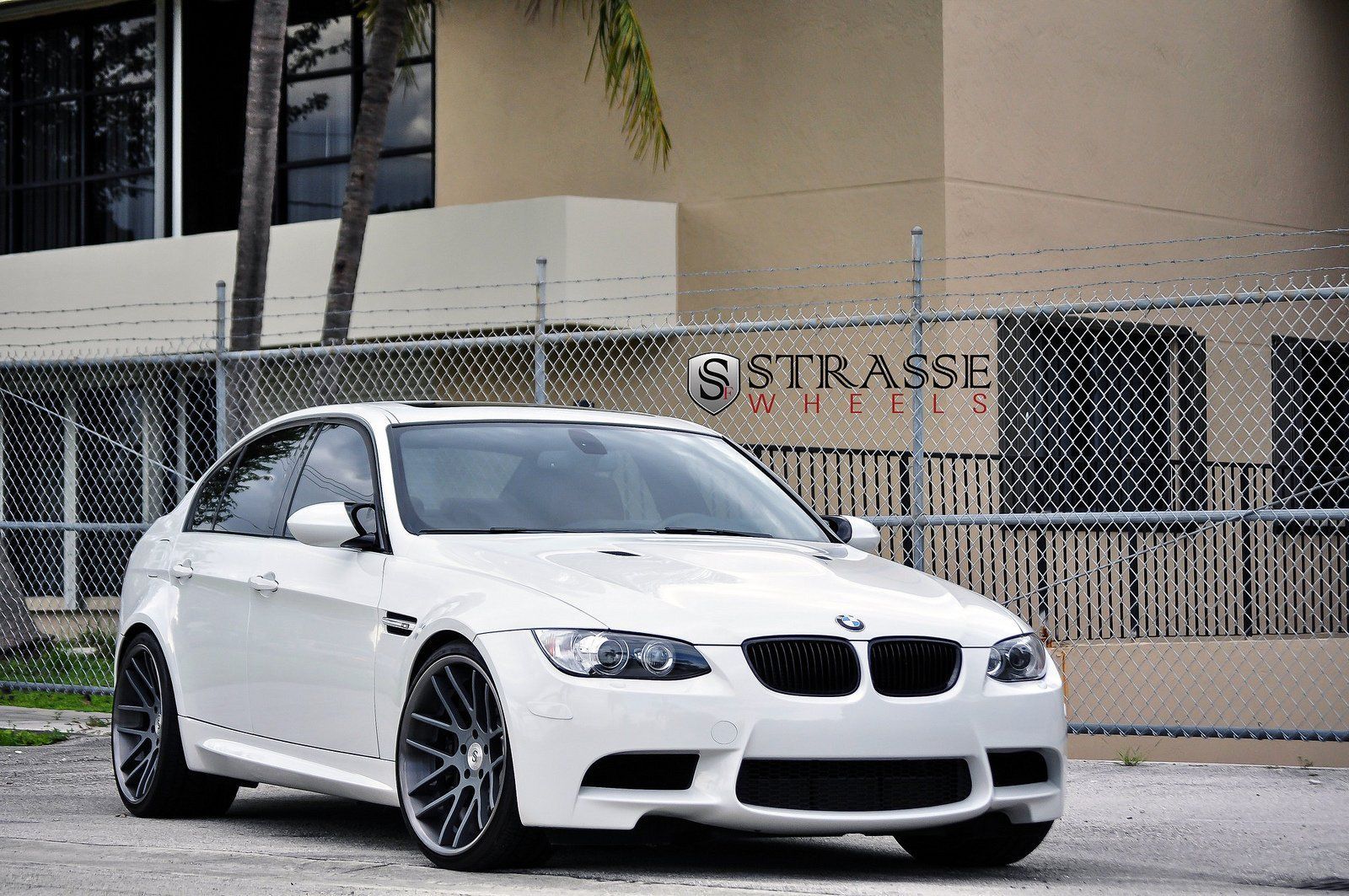BMW e90 strasse Tuning wheels m3 white wallpaper | 1600x1063 ...
