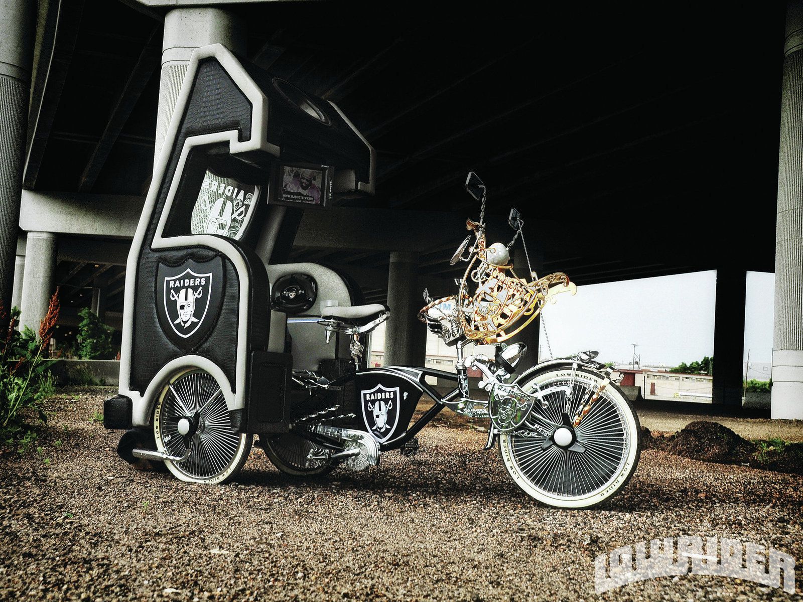 Custom Oakland Raiders Themed Schwinn Frame - Lowrider Magazine