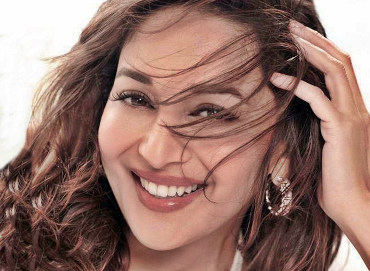 Madhuri Dixit Gorgeous HD Images And Pictures