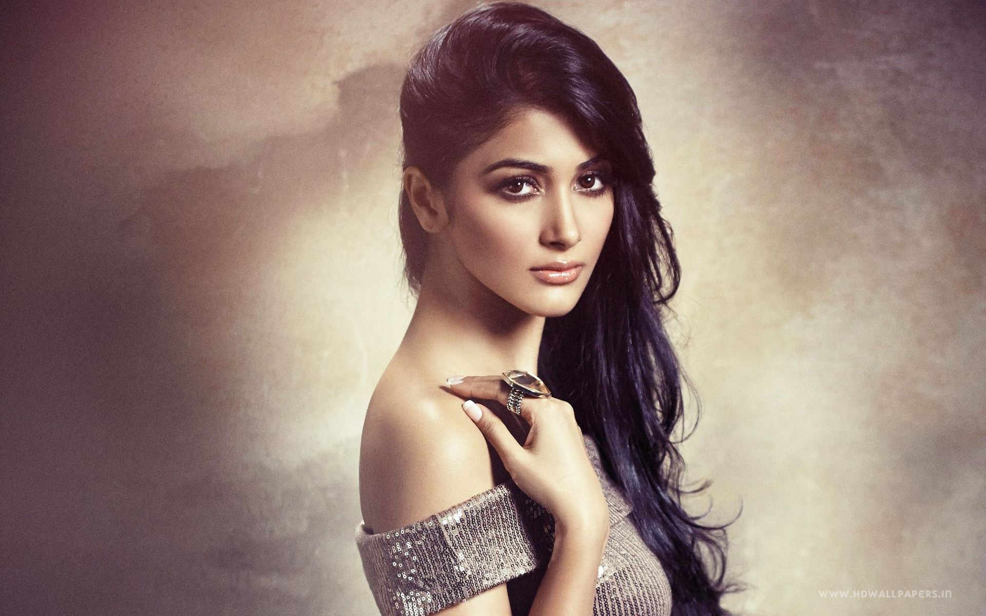 Pooja Hegde Bollywood Actress Wallpapers HD Backgrounds