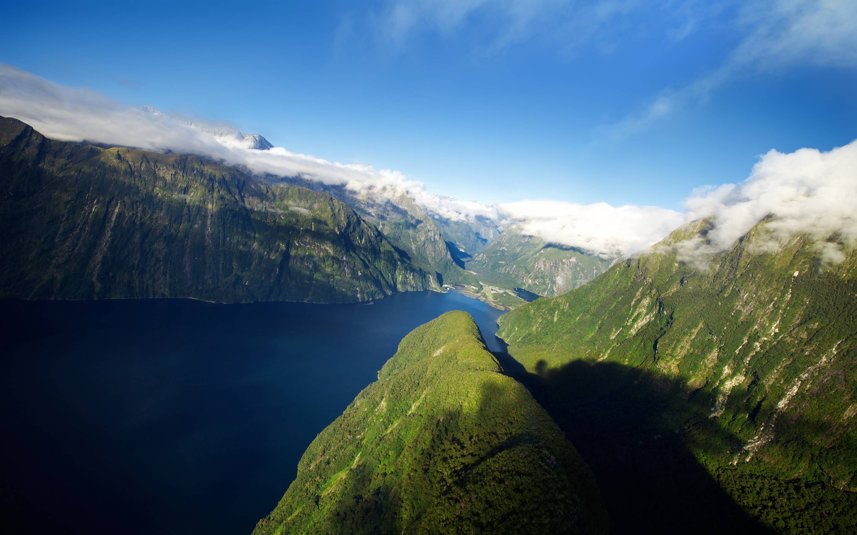Fiords of New Zealand / 2880 x 1800 / Mountains / Photography ...