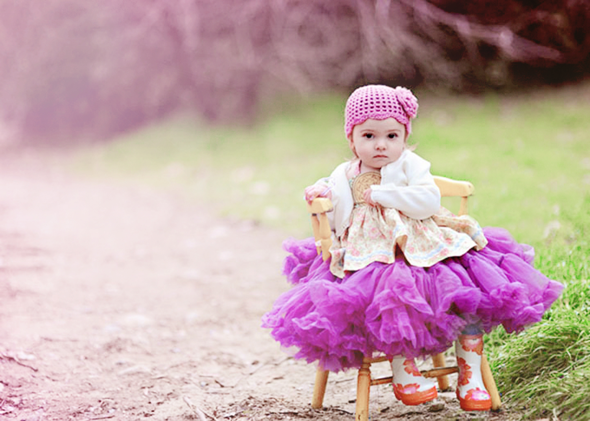 babies-with-flowers-hd-wallpapers -