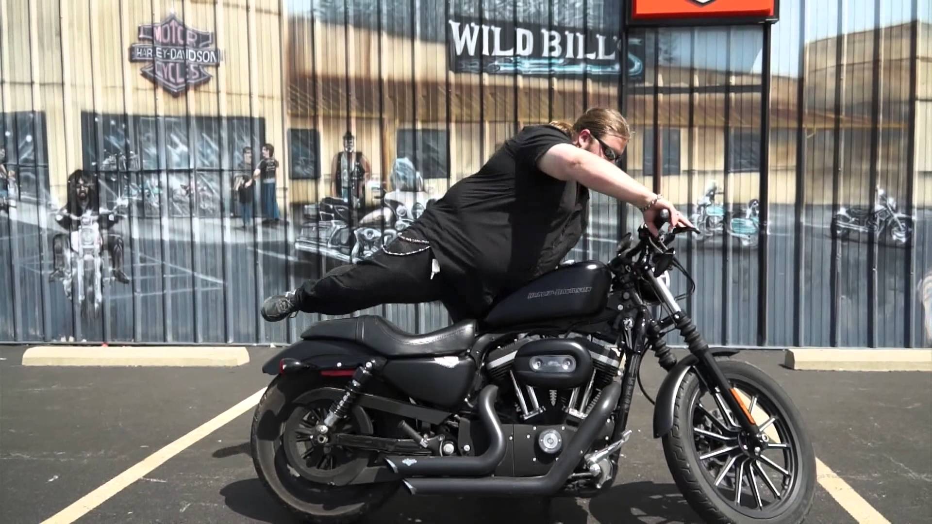 2010 Harley Davidson Iron 883 - YouTube
