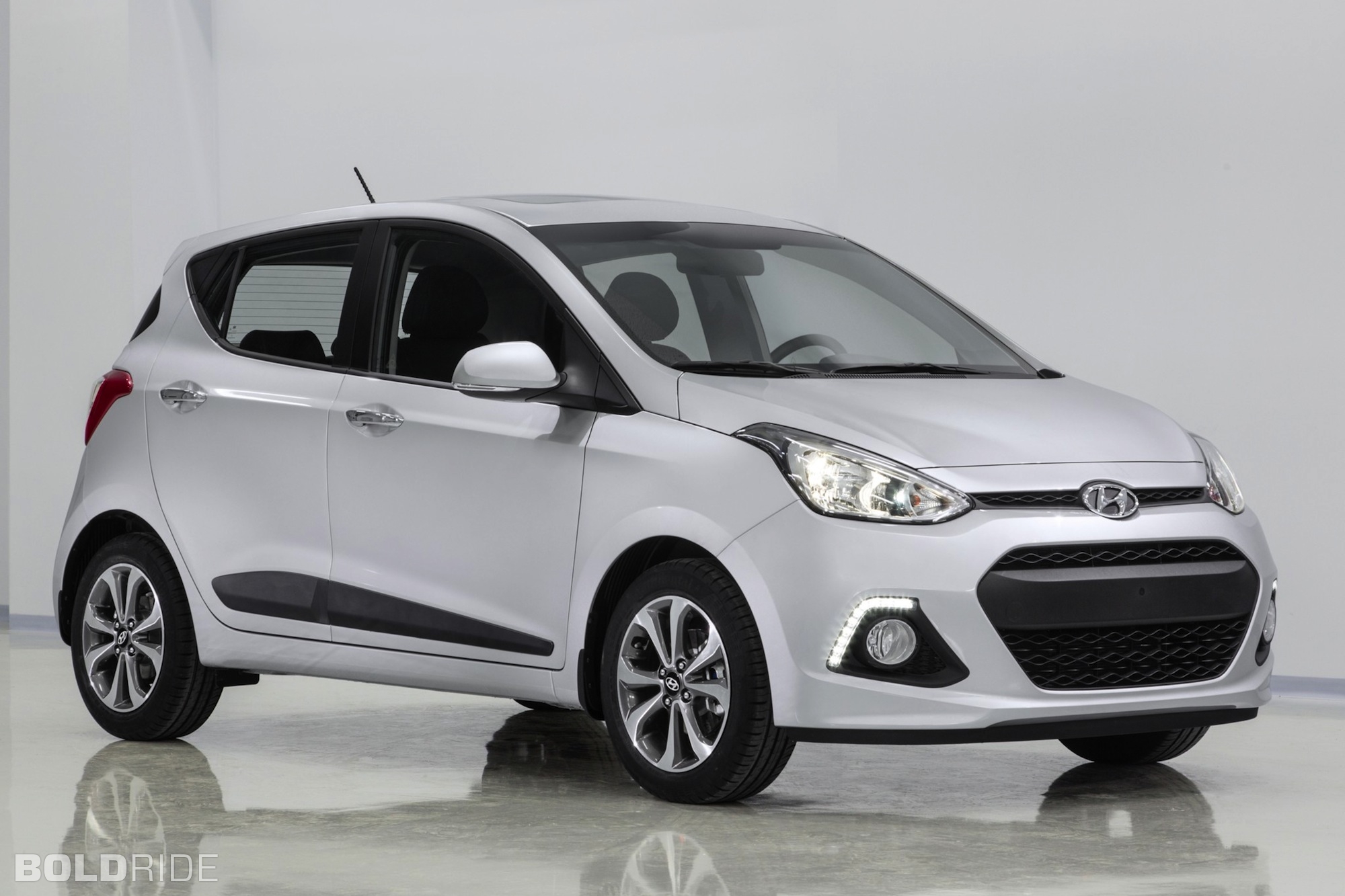 2014 Hyundai i10 Images Pictures and Videos
