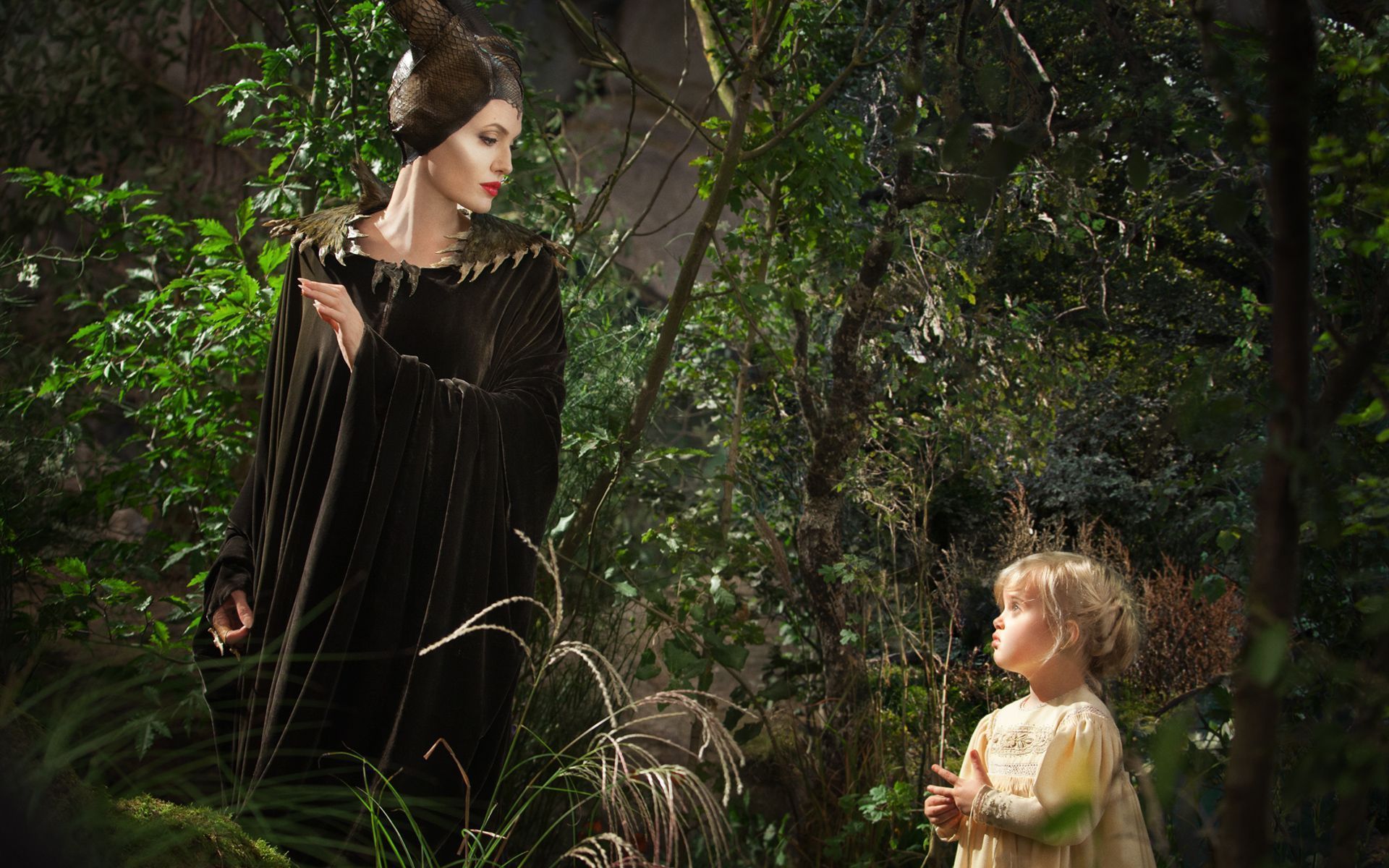 Maleficent & young Sleeping Beauty - 1920x1200 - Full HD 16/10 ...