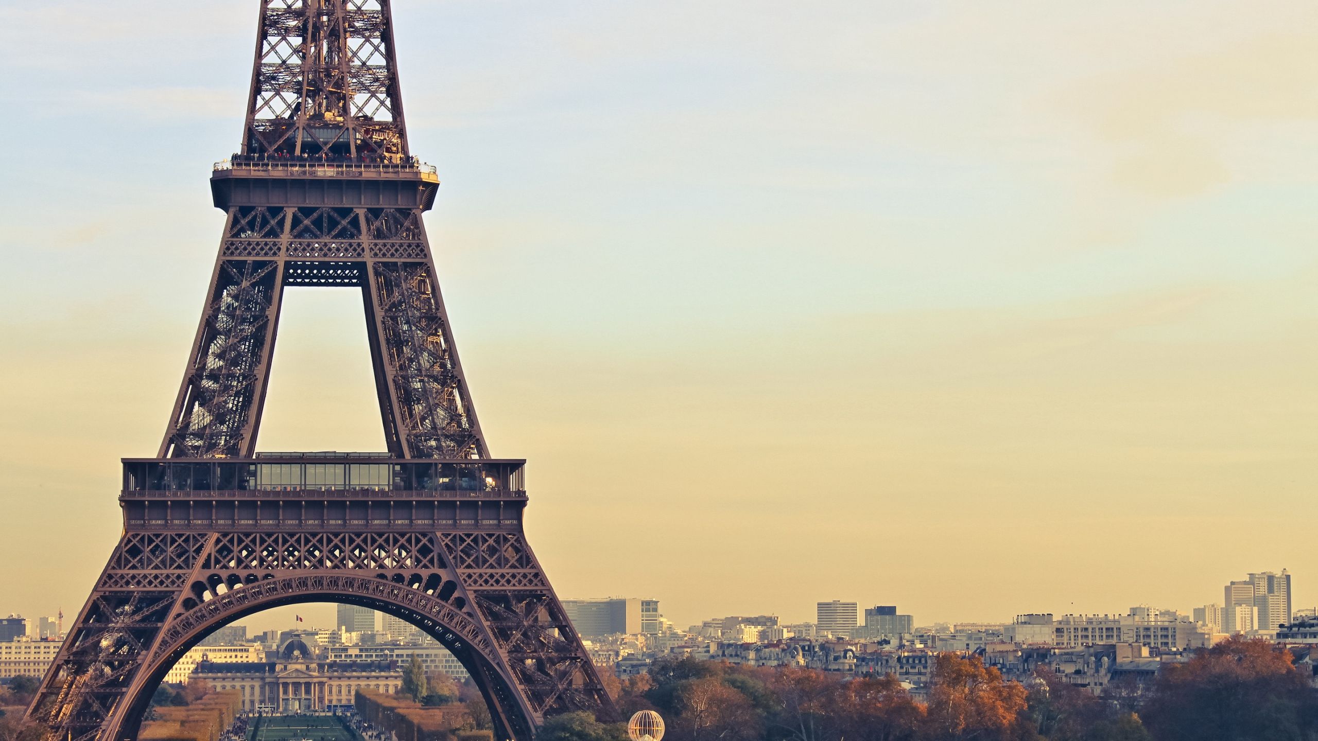 Download Wallpaper 2560x1440 Paris, France, Eiffel tower Mac iMac ...