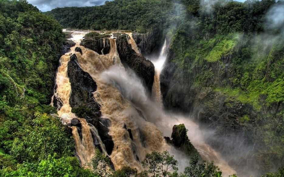 20 Most Amazing and Beautiful Waterfalls Around the World 4