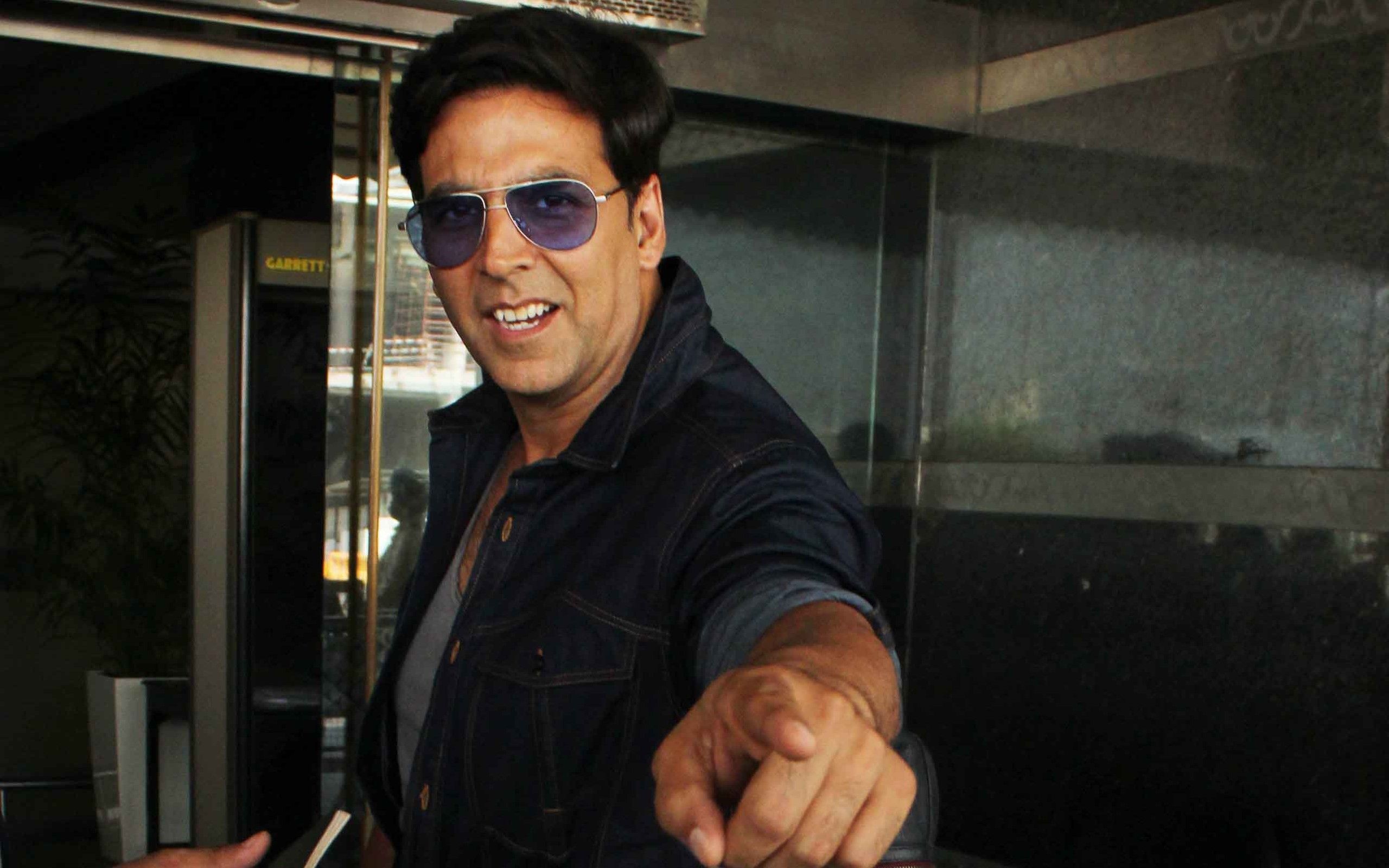 Akshay Kumar Wallpapers HD Pictures One HD Wallpaper Pictures