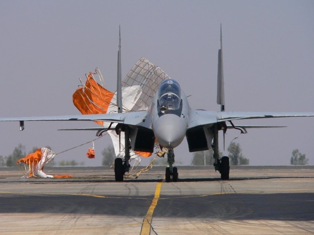 Sukhoi Su-30MKI Indian Air Force With Parachute Air-Brake Aircraft ...