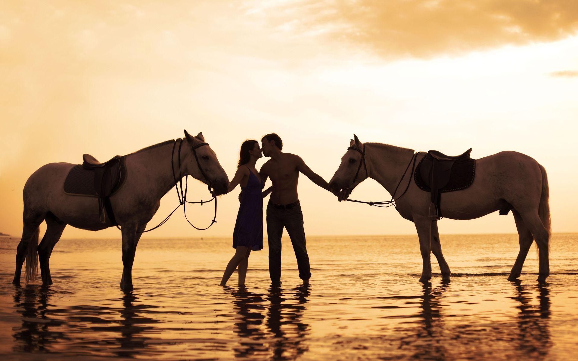 Beach Couple Love Romantic Wallpaper HD Download
