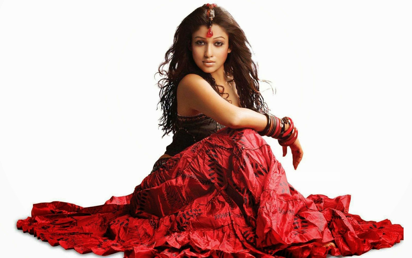 all 4u stars wallpaper: Beautiful And Spicy Actress Nayantara HD ...