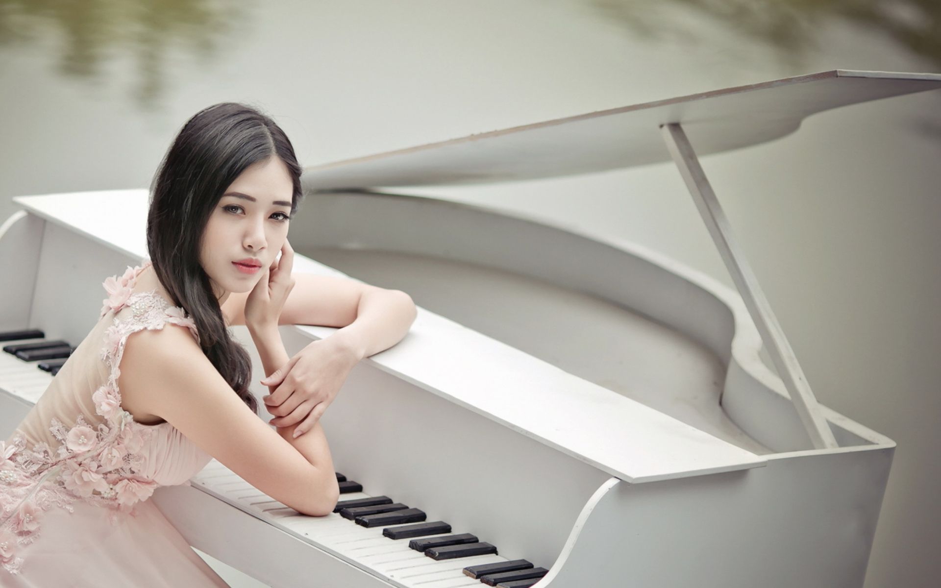 Beautiful Pianist Girl 1920x1200