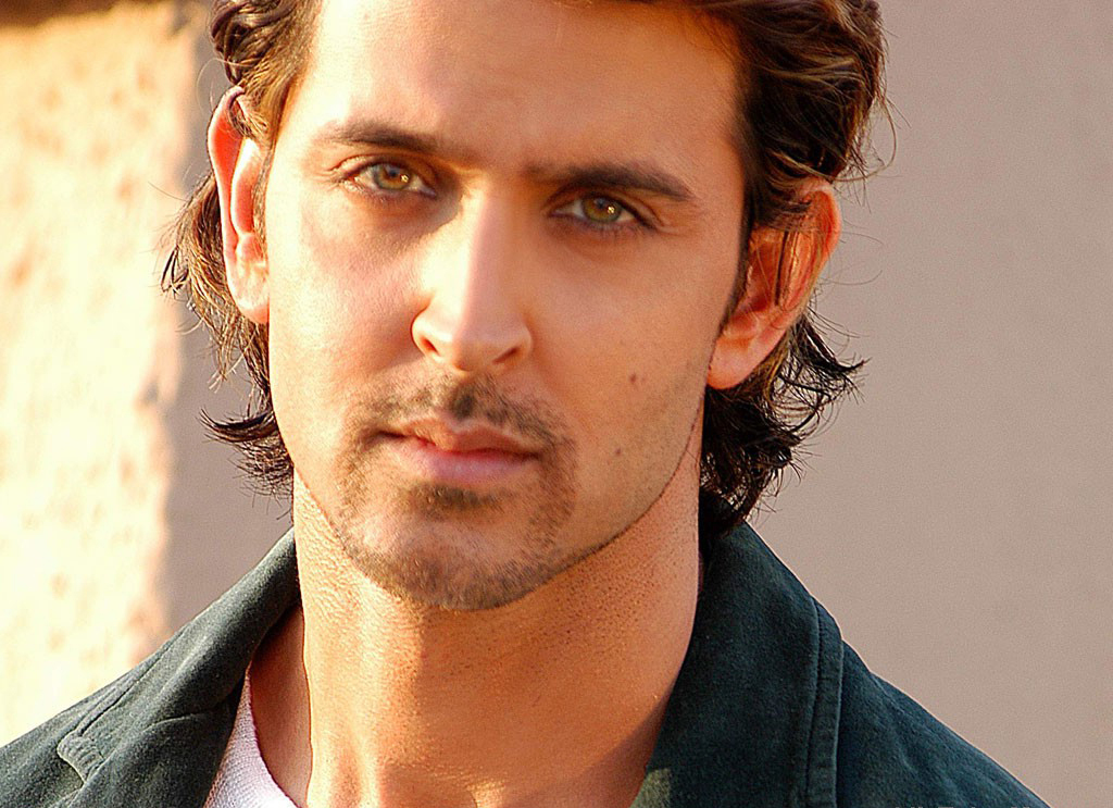 Rocking Bollywood star Hrithik Roshan latest pic collection ...