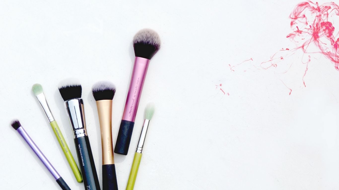 Makeup Brushes Wallpapers Group (48+)
