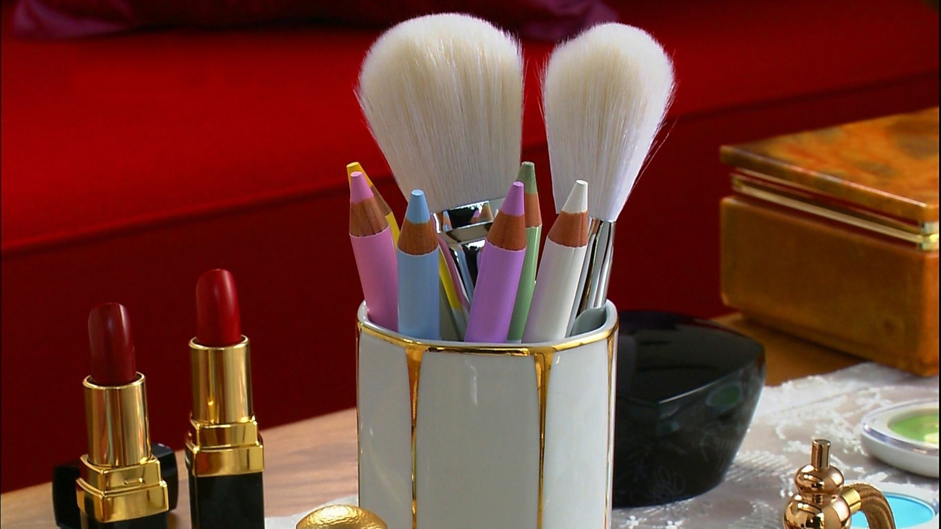 Wallpaper makeup, brush, pencil, lipstick, color desktop wallpaper ...