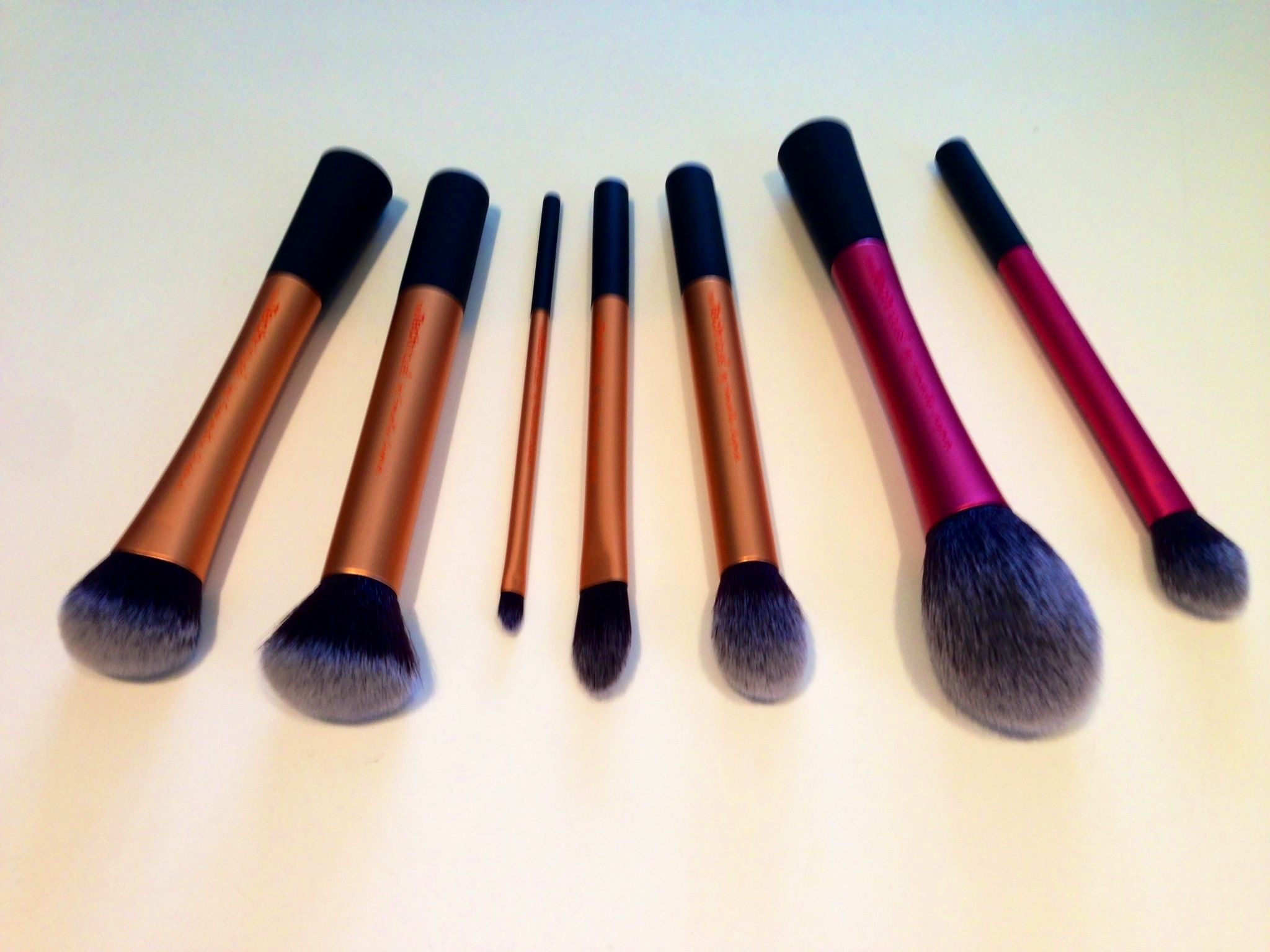 Real techniques makeup brushes | the cheeky blush