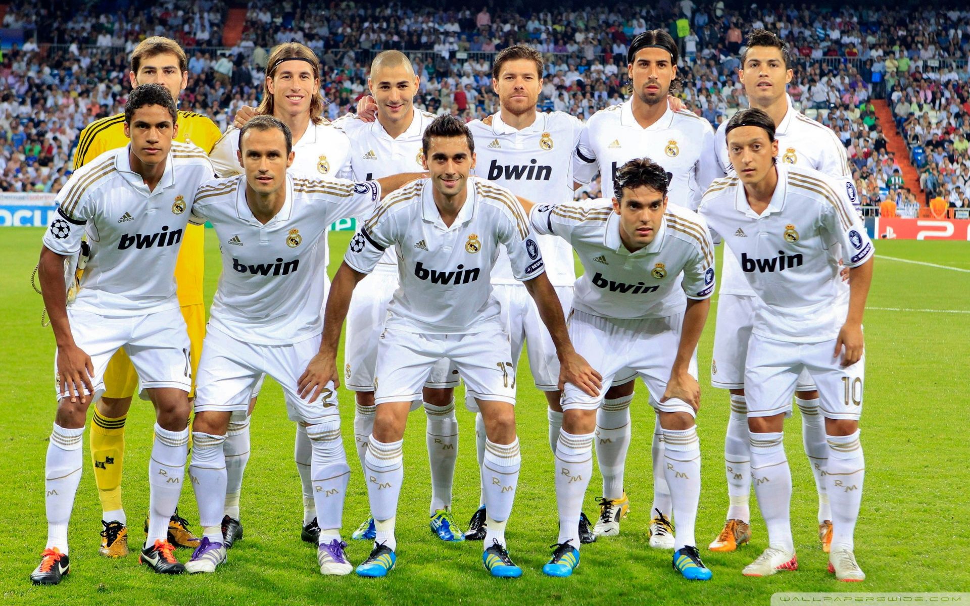 Real Madrid C.F. Free Background Full Screen Wallpaper / Wallpaper ...