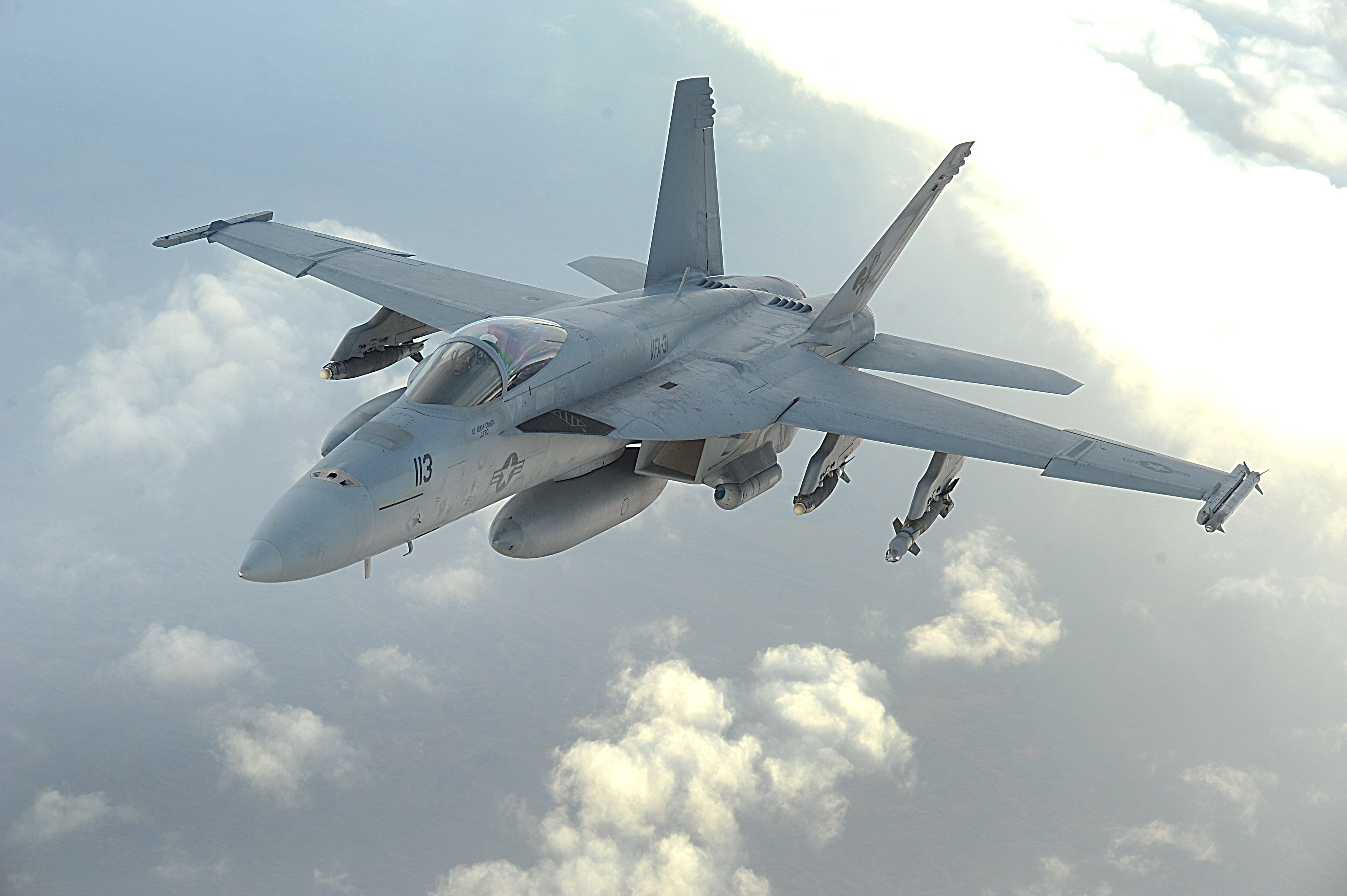 8 f 18 11 f. Истребитель f-18e super Hornet. Боинг f/a-18e/f супер Хорнет. Boeing f/a-18 super Hornet. F/A-18 «Хорнет».