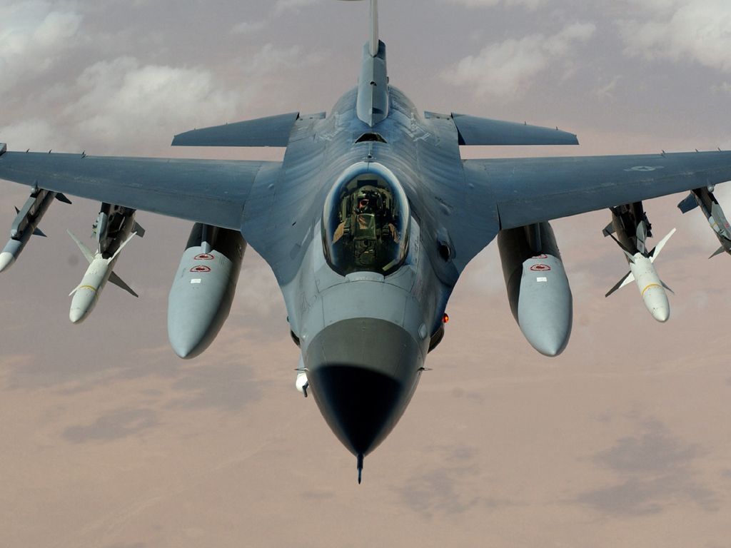 F18 Superhornet or F16CJ | Air Warriors