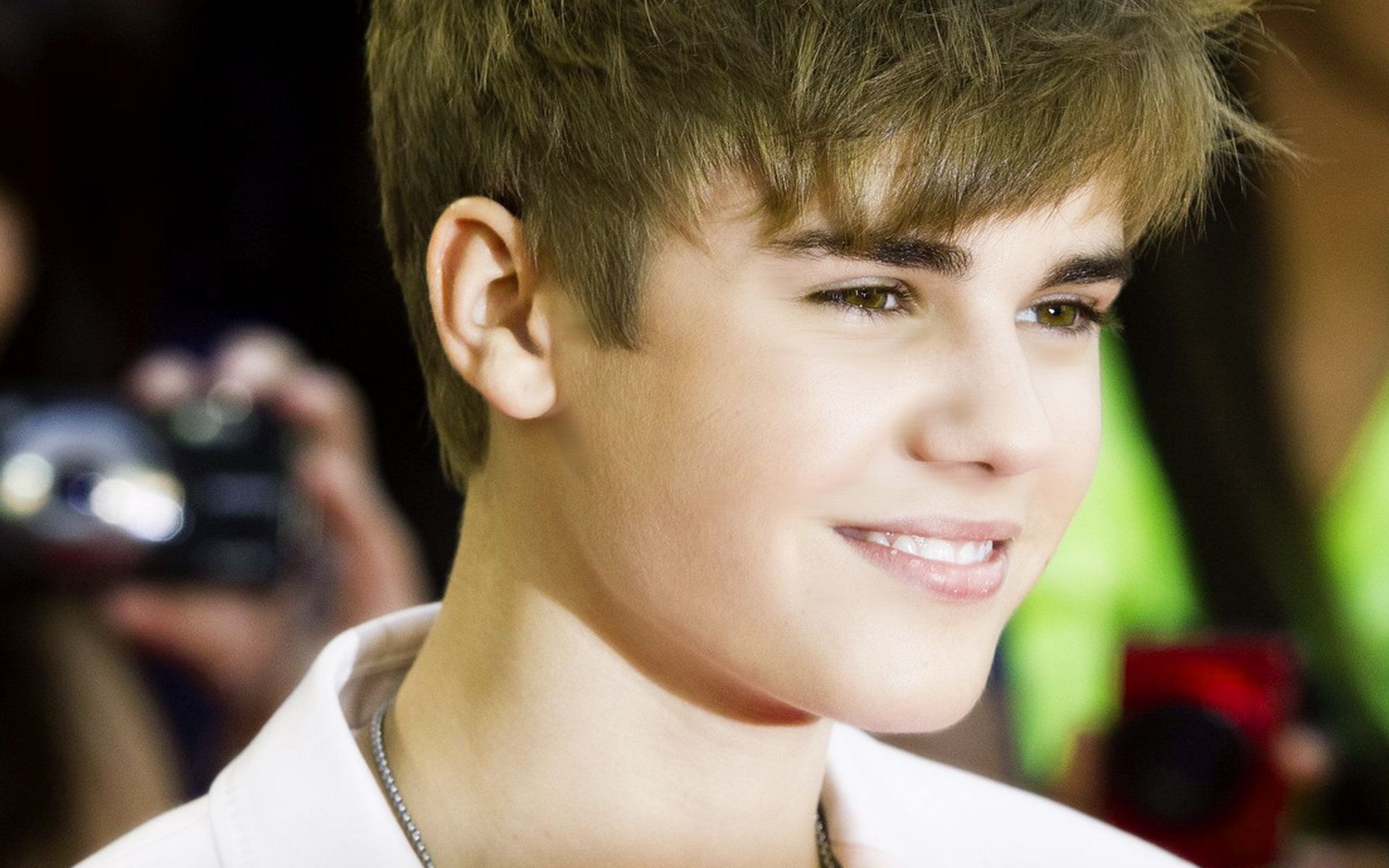Justin-Bieber-Wallpaper-Download-2014.jpg