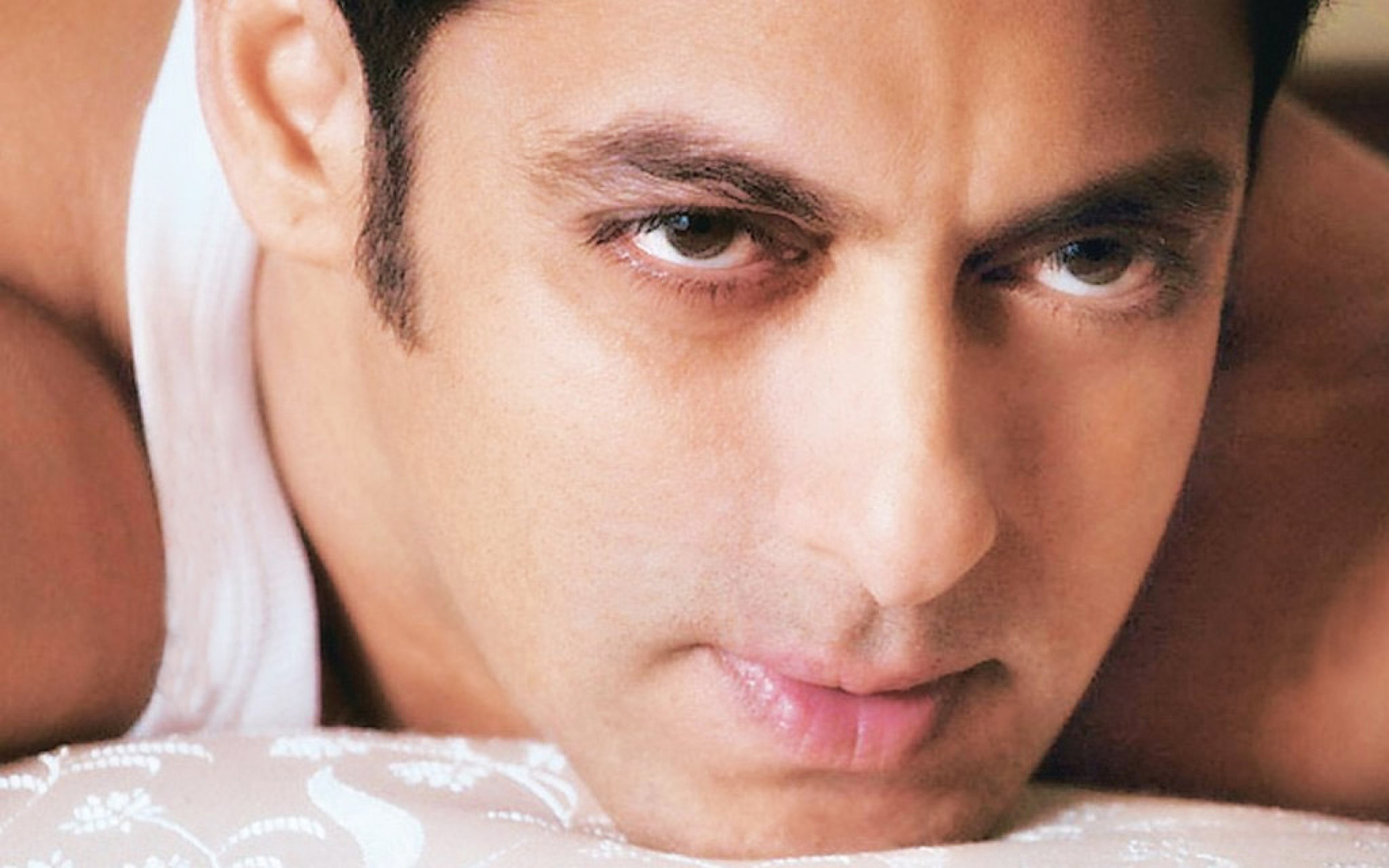 Salman Khan Wallpaper Free Download - Widescreen HD Backgrounds